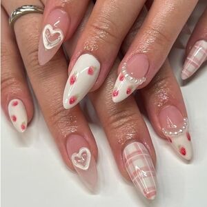 🛍 Press on Nails with Strawberrys, Pearls, Plaid and Hearts